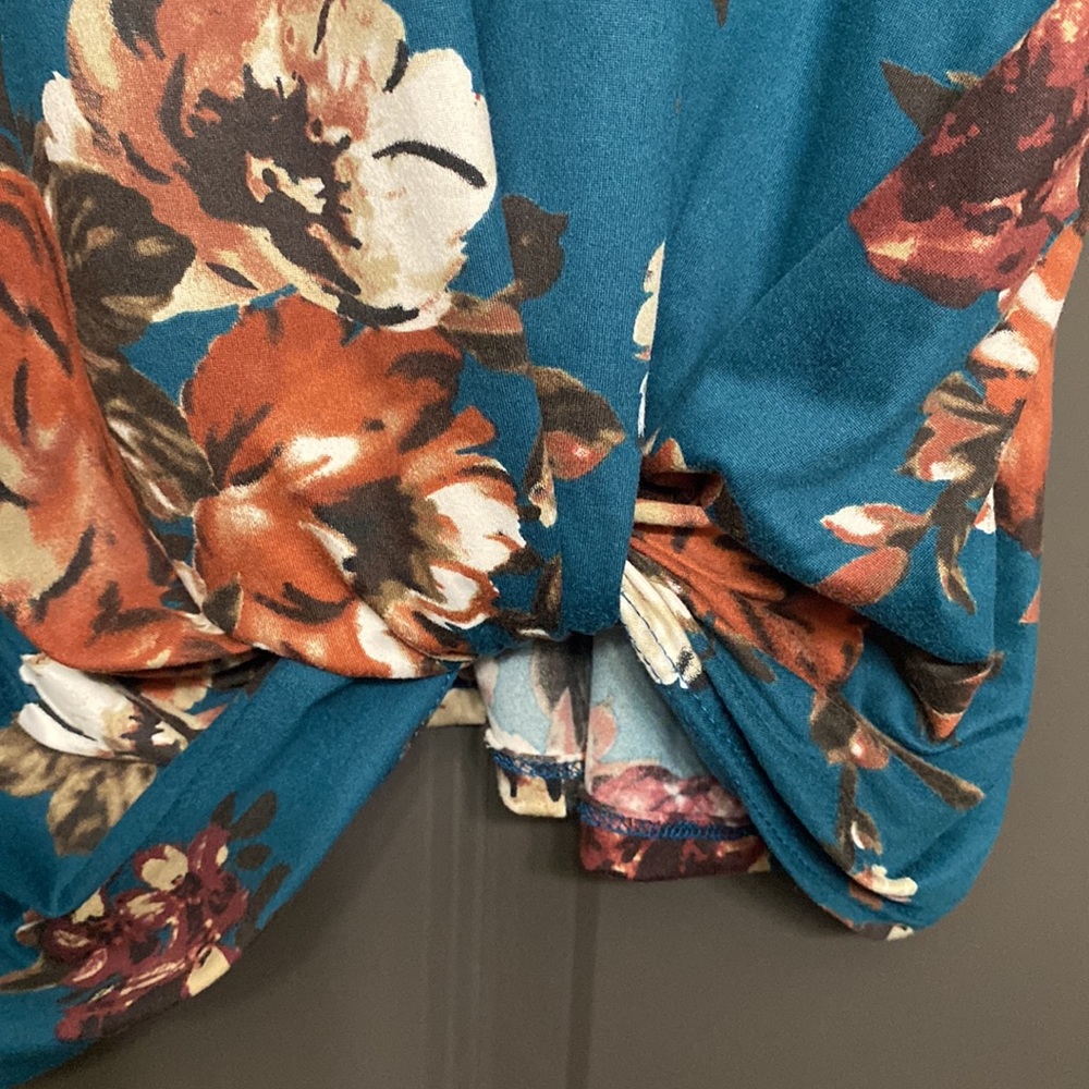 Floral top - Picture 4 of 4